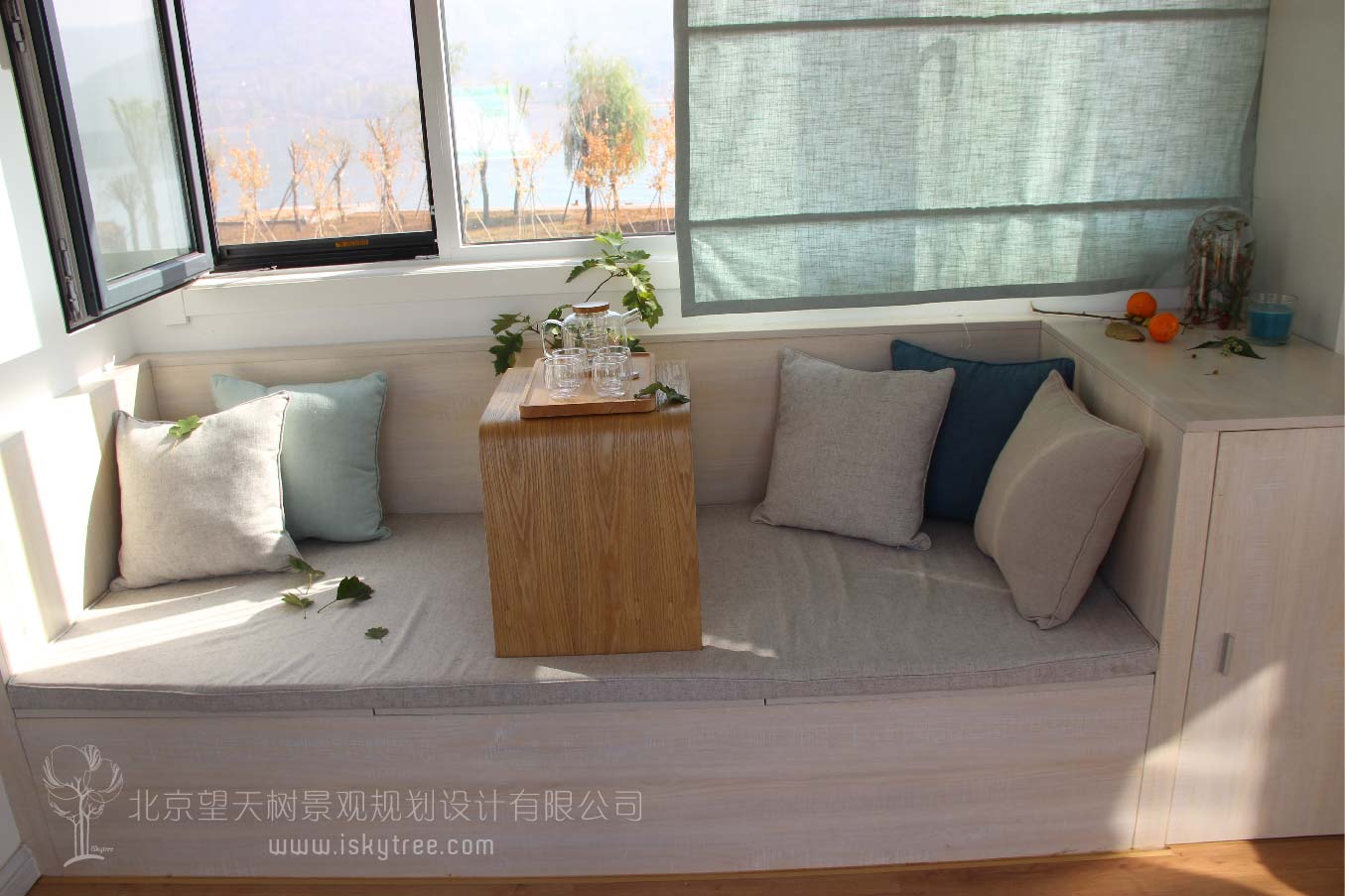 20尺集装箱改造的“双燕归”主题客房室内装饰设计