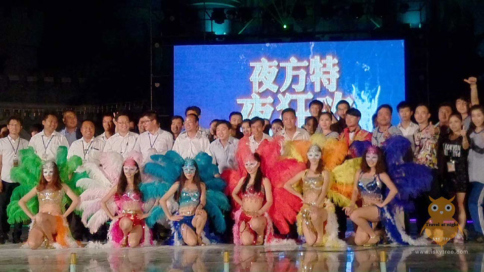 夜方特夜狂欢主题彩灯设计制作